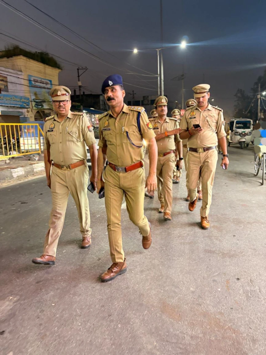 🚨 मोहनलालगंज में सड़कों पर उतरी पुलिस, चौराहों पर सघन चेकिंग से मचा हड़कंप!