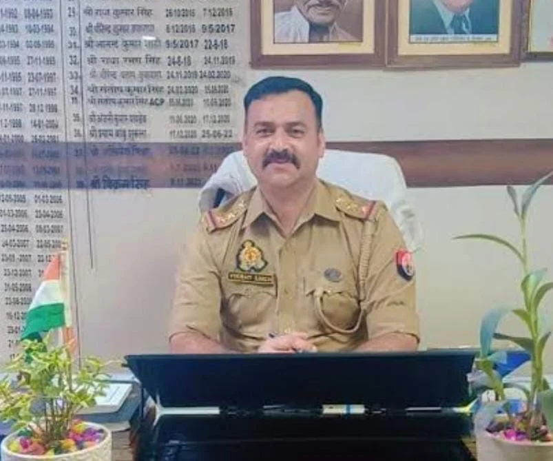 लखनऊ में बड़ी पुलिस कार्रवाई! हजरतगंज कोतवाली प्रभारी विक्रम सिंह लाइन हाजिर