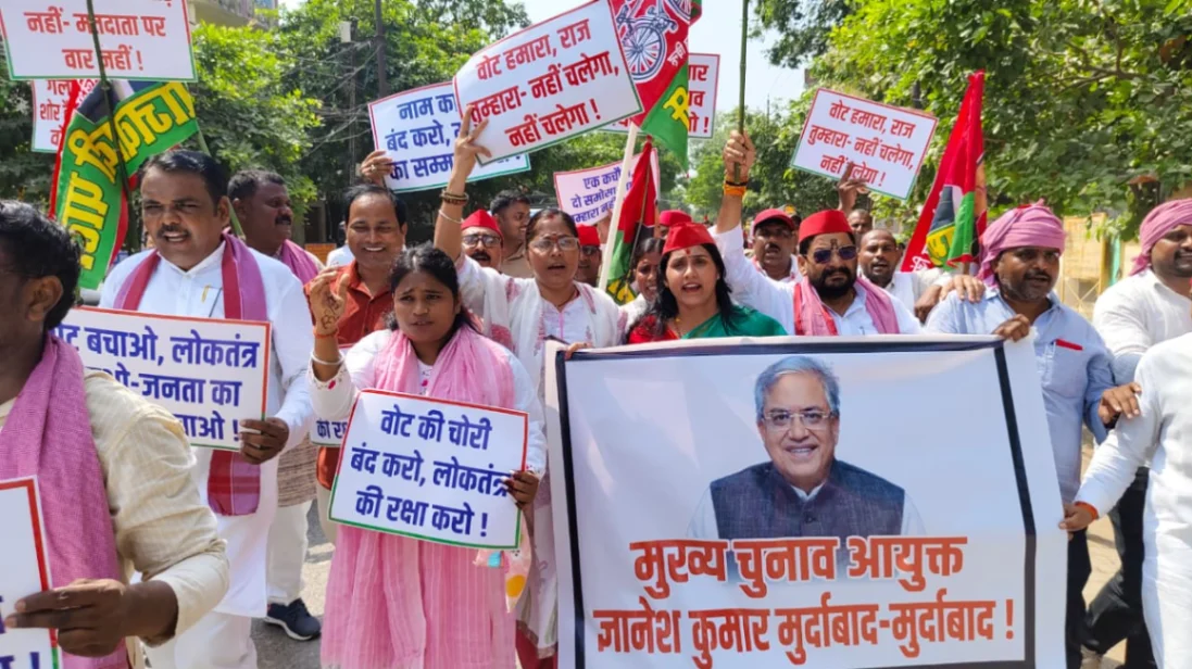 मतदाता के अधिकारों को लेकर उठे सवालों का जवाब मिलना चाहिए :पुनीता सिंह