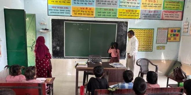 सीतापुर में शिक्षा विभाग का एक्शन, दो स्कूल बंद मिलने पर 19 शिक्षकों और कर्मचारियों के वेतन पर रोक लगाने के निर्देश