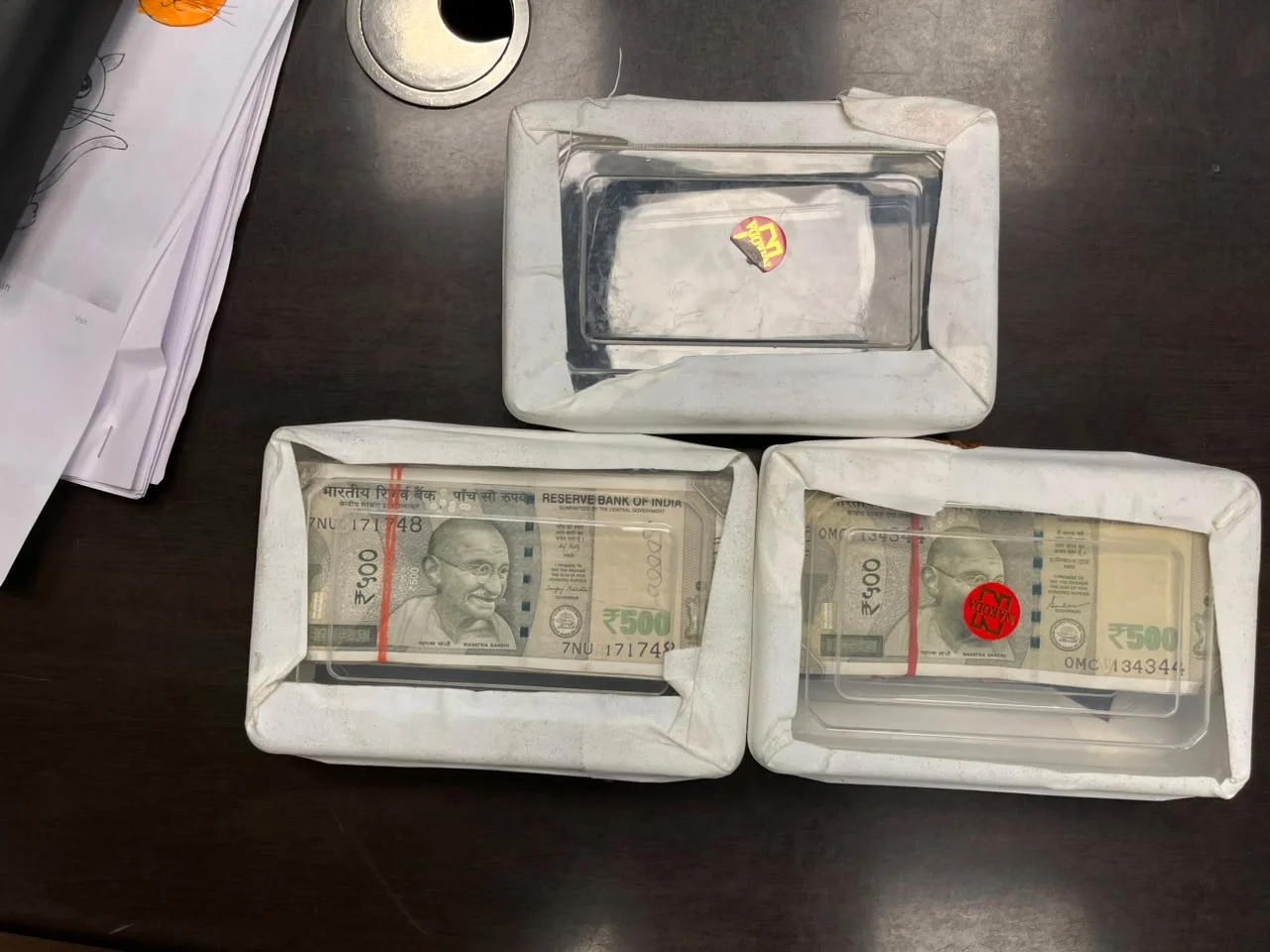फर्जी पुलिस बनकर कारोबारी का अपहरण, 13 लाख रुपये और जेवर वसूलने का आरोप; ₹25-25 हजार के दो इनामी गिरफ्तार