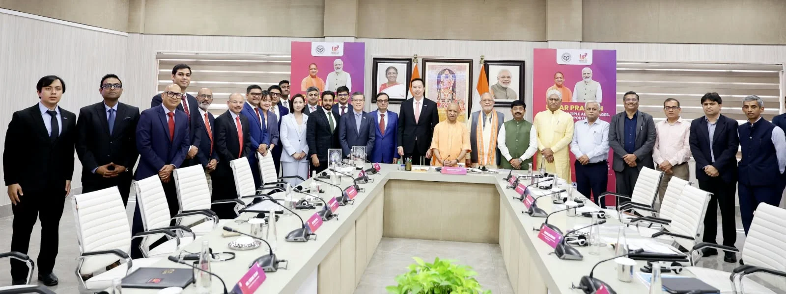 सिंगापुर के निवेशकों से CM योगी की बड़ी बैठक! यूपी में हजारों करोड़ के निवेश पर नजर, इन सेक्टरों में खुलेंगे नए अवसर