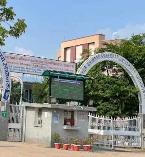 लखनऊ में बीमा पॉलिसी के रिन्यूअल के नाम पर बड़ा खेल? BBAU प्रोफेसर को ₹50 लाख की कथित चपत