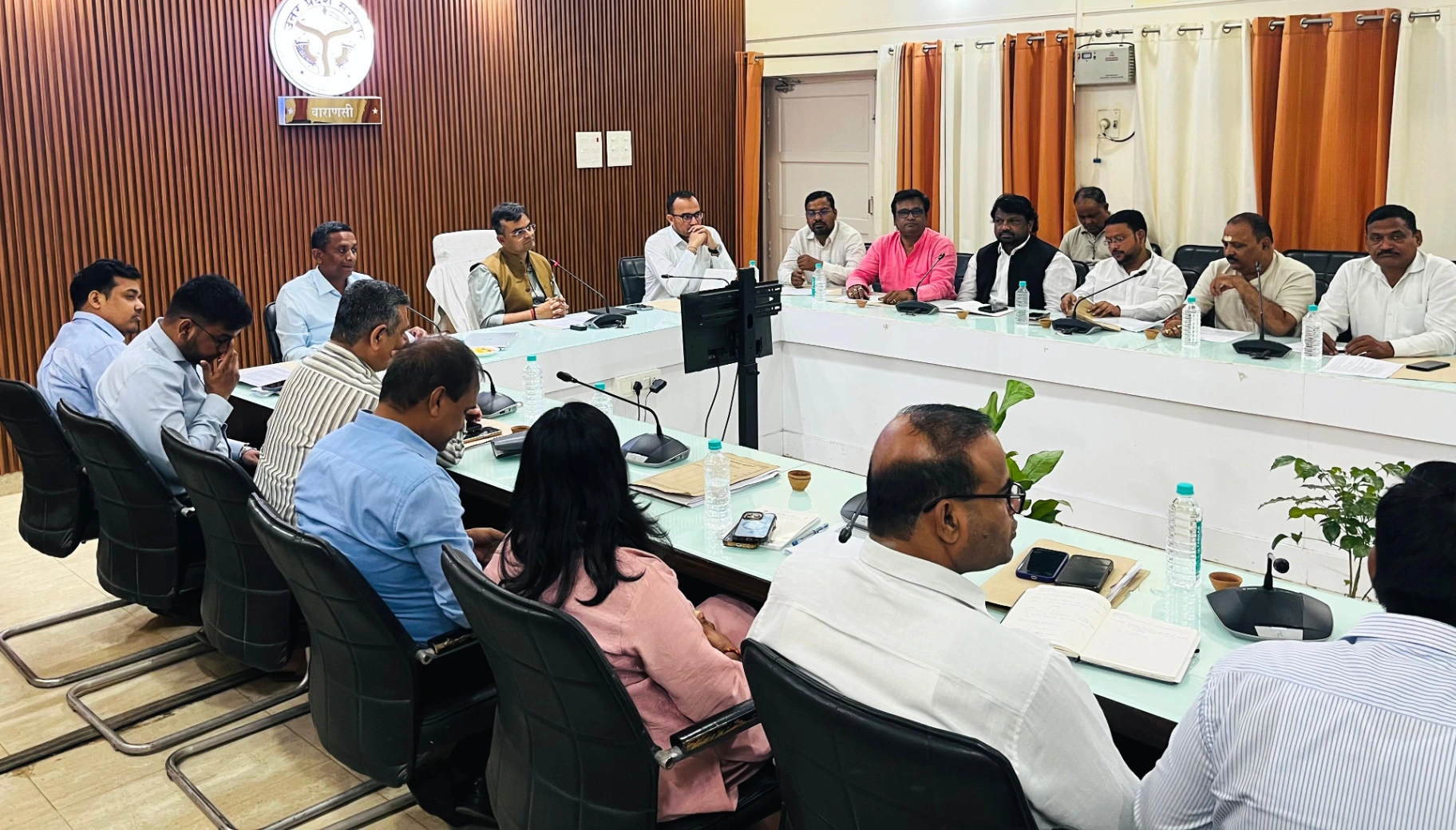 विशेष रिपोर्ट: वाराणसी में मतदेय स्थलों के सम्भाजन को अंतिम रूप देने की तैयारी, 1,200 मतदाताओं की सीमा पर जोर