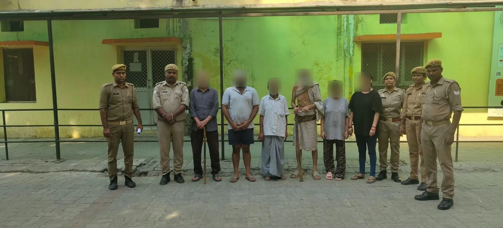 लखनऊ ट्रिपल मर्डर केस में बड़ा अपडेट: 6 आरोपी गिरफ्तार, पिस्टल-कारतूस और iPhone 17 बरामद