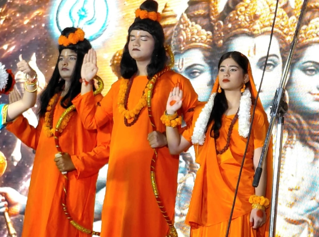 लखनऊ में 50 साल की गौरवशाली रामलीला परंपरा! 40 वर्षों से रावण का किरदार निभा रहे हीरा सिंह बिष्ट, कुर्मांचल नगर में रामलीला महोत्सव की धूम