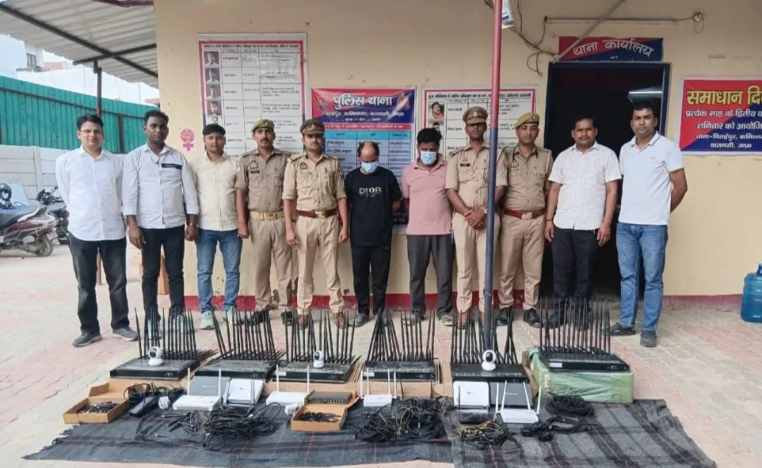 वाराणसी में साइबर ठगी के नेटवर्क पर बड़ा एक्शन! 3 ठिकानों पर छापेमारी, 6 SIM BOX बरामद; ₹25 लाख की ठगी से जुड़े तार