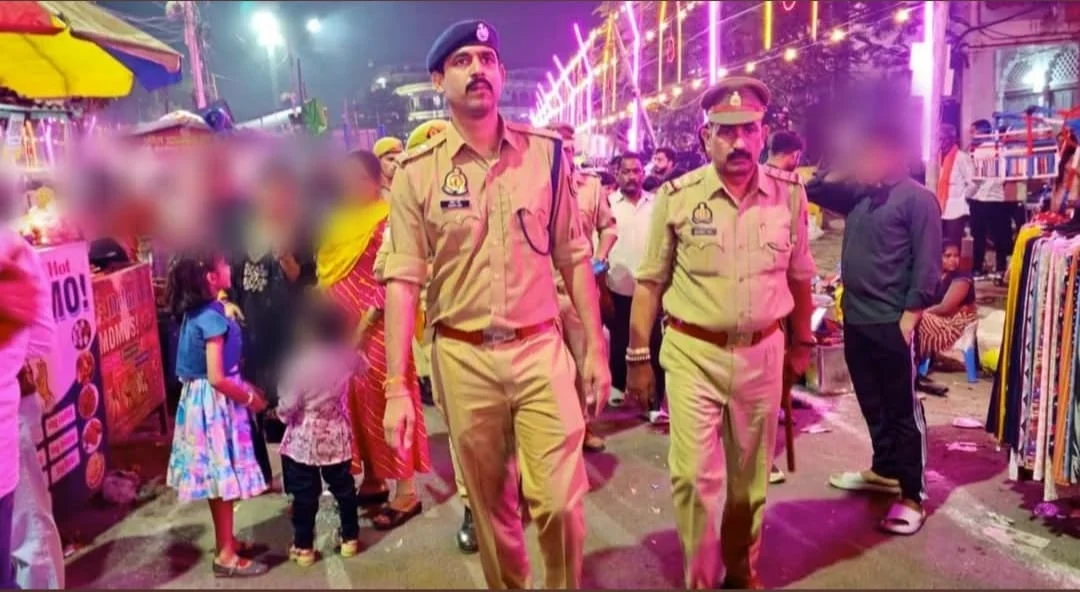 प्रयागराज में पुलिस का विशेष अभियान: सार्वजनिक स्थानों पर शराब पीते 51 लोग हिरासत में, कारों में भी चल रही थी ‘जाम पार्टी’!