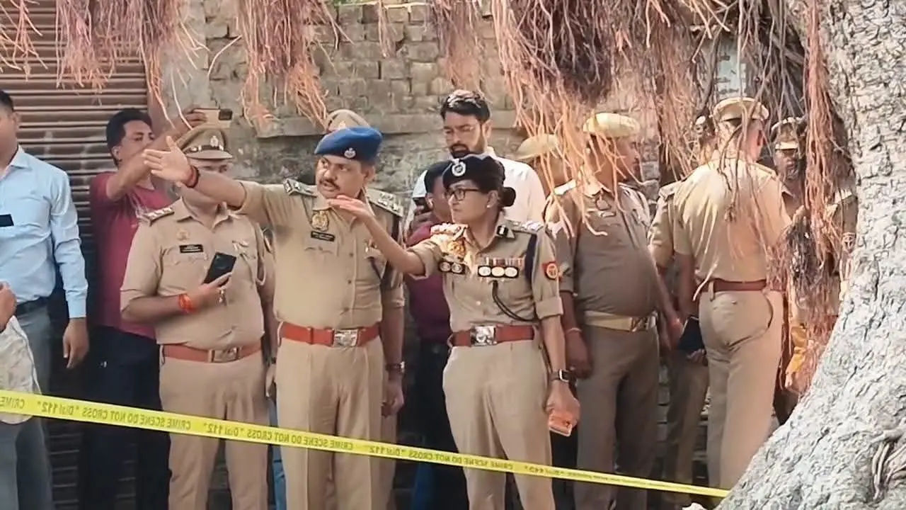 राजधानी लखनऊ में दिनदहाड़े ट्रिपल मर्डर से सनसनी! पार्किंग विवाद में पिता, बेटे और भाई की गोली मारकर हत्या