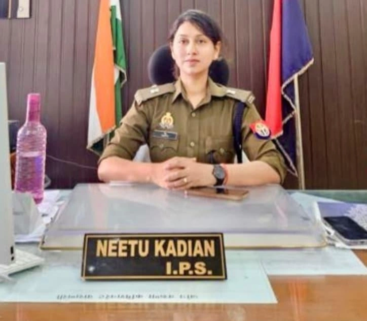 वर्दी की सख्ती, दिल में संवेदनाएं! करवा चौथ पर ‘लेडी सिंघम’ नीतू कादयान के संदेश ने जीता महिलाओं का दिल