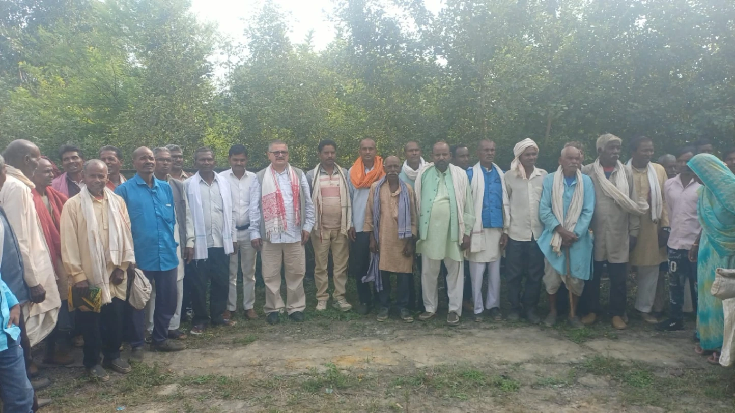 कोल समुदाय को अनुसूचित जनजाति की सूची में शामिल करने की मांग तेज, घोरावल में रोजगार-सामाजिक अधिकार अभियान की बैठक